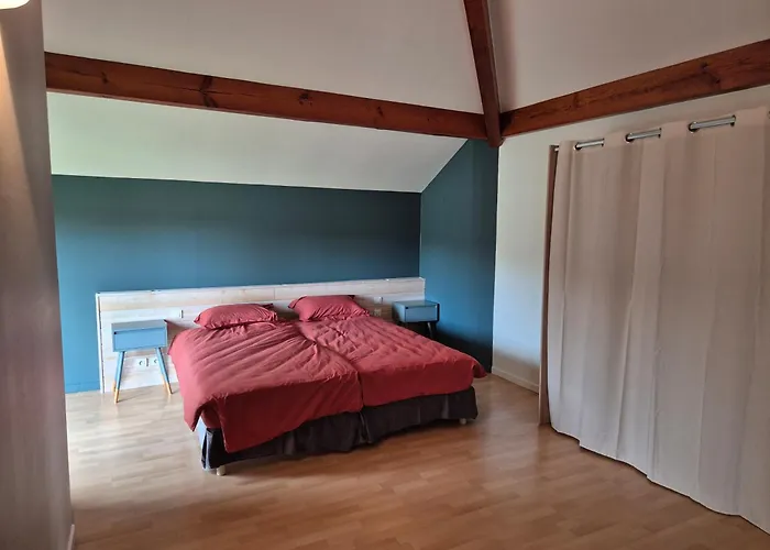 Calme Et Paisible Maison Au Milieu De La Foret *